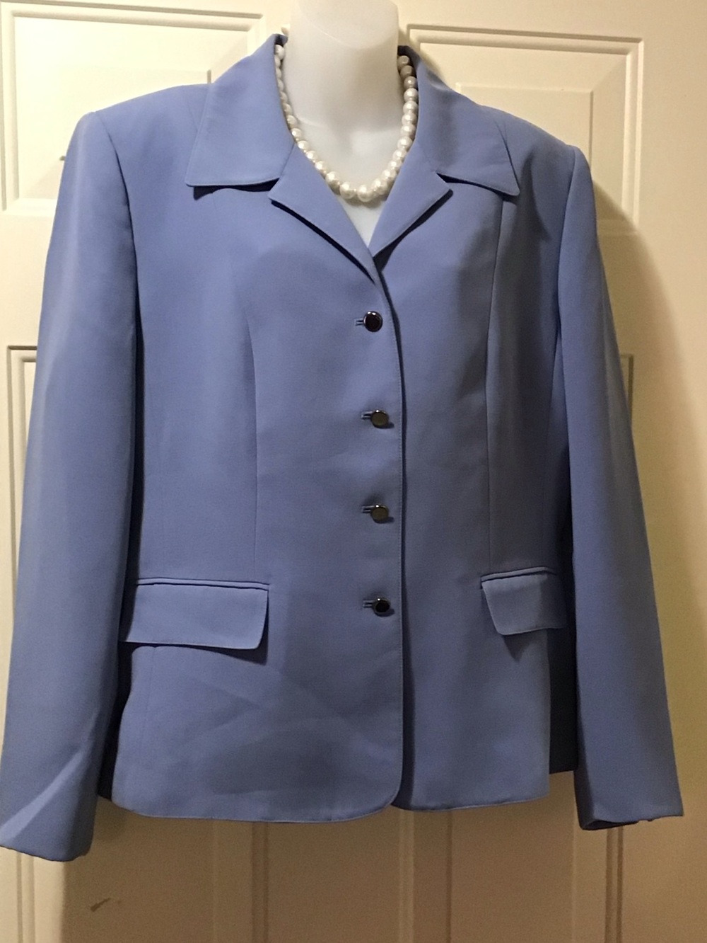 Le Suit Classic Light Purple Women's Tailored Blazer Necklace Not Included
